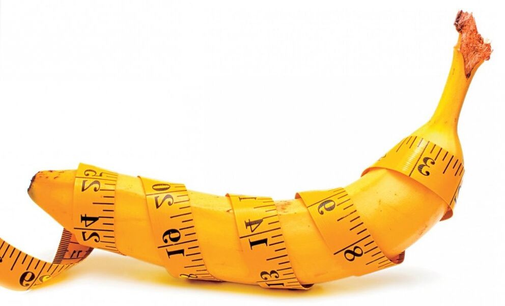 mesurer l'épaisseur du pénis en utilisant une banane comme exemple