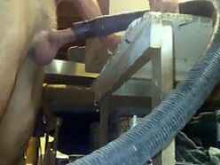 Utilisation d'un aspirateur pour augmenter un membre à la maison