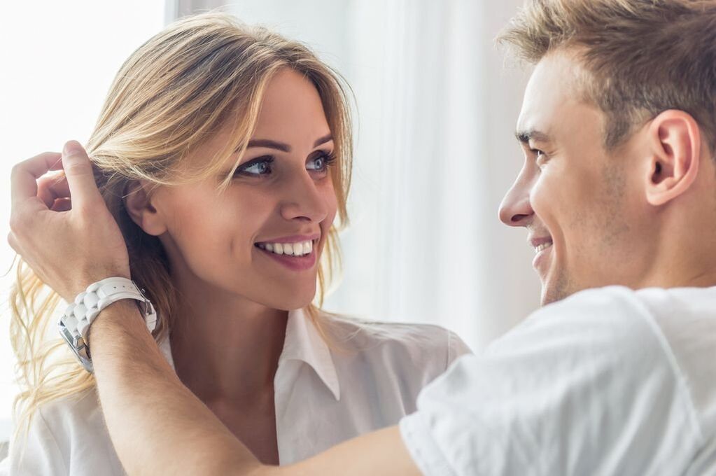 heureux couple amoureux