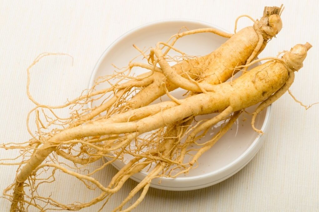 La racine de ginseng est la base d'une teinture qui agrandit le pénis